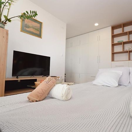 Shine24 - Spacious And Bright Apartment - New Novi Sad Bagian luar foto